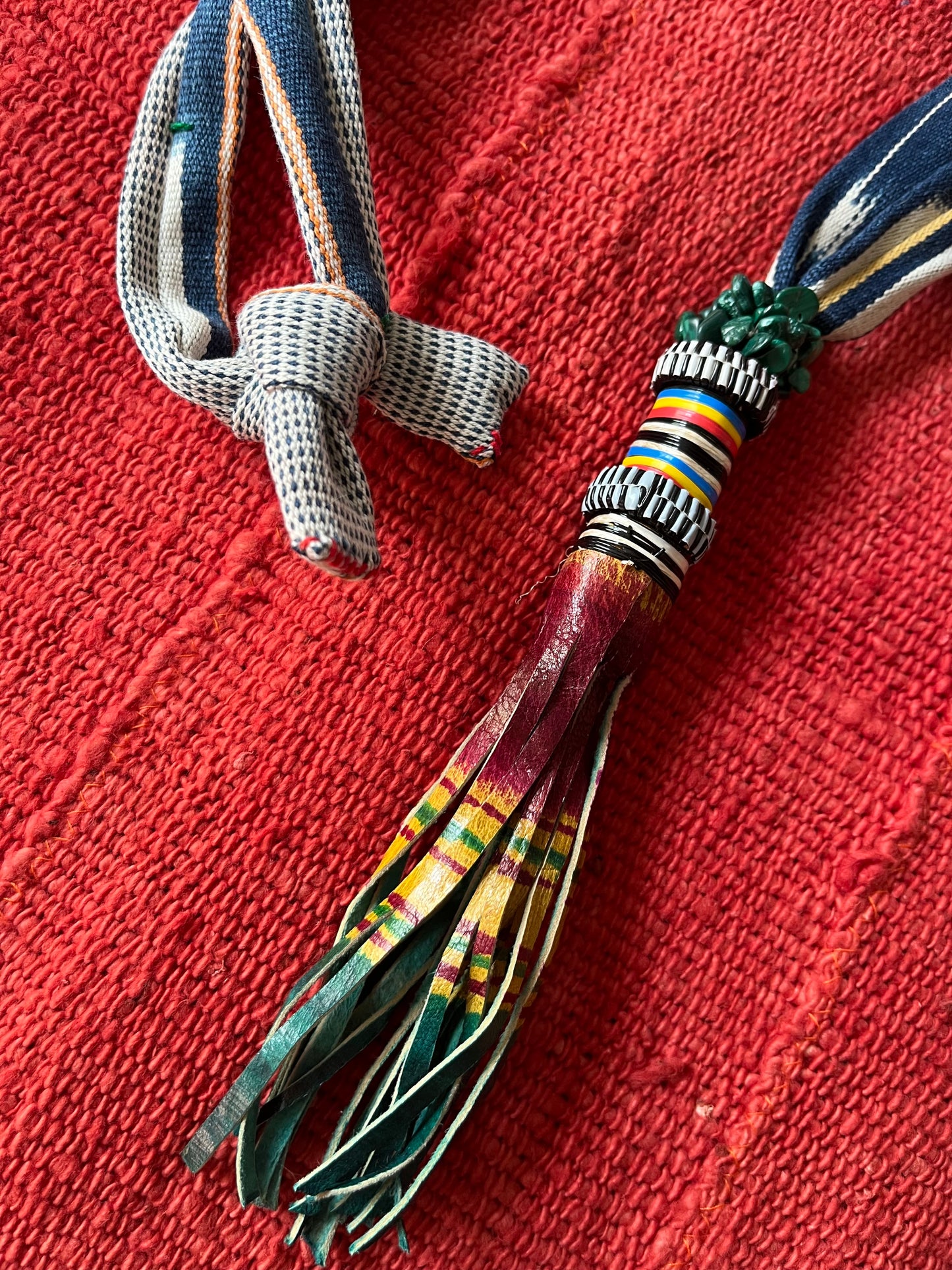 CURIOUS TRAVELER necklace