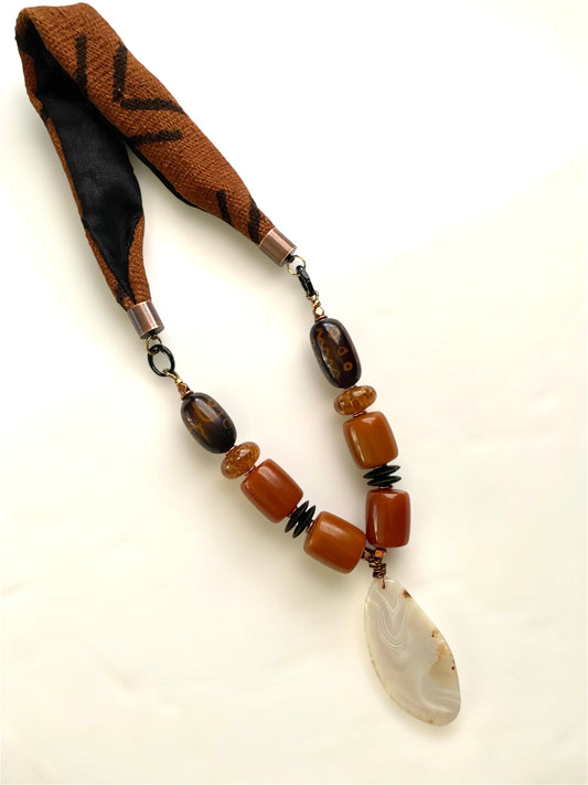 BACK TO EARTH necklace