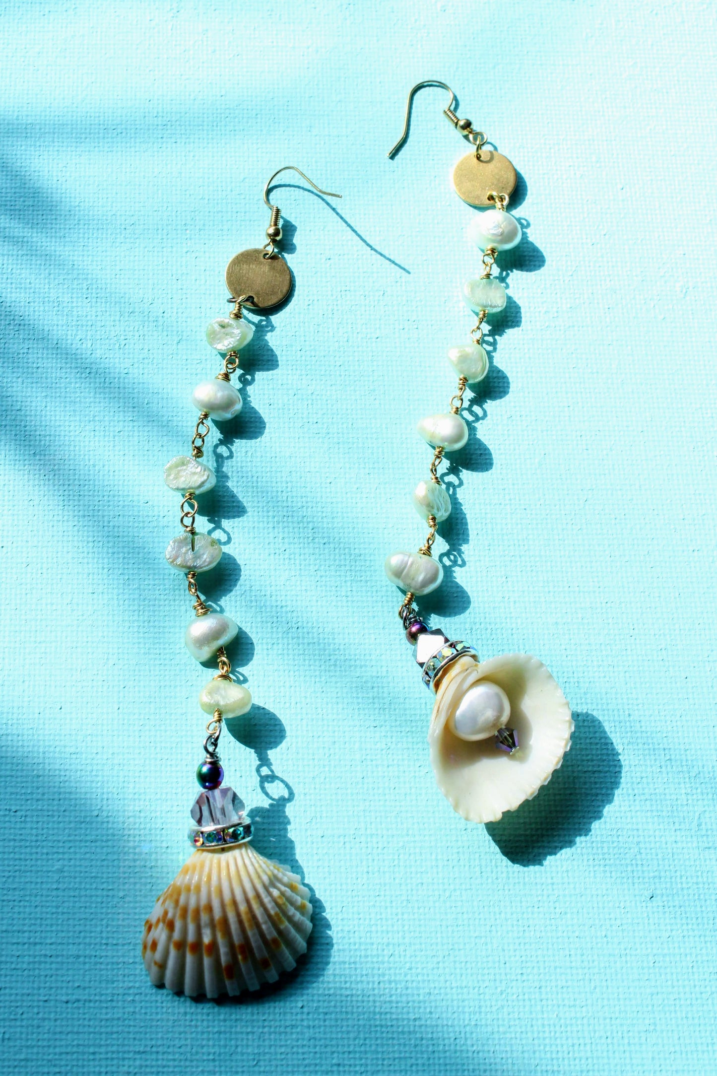 Clamshell drop pearl shoulder duster earrings